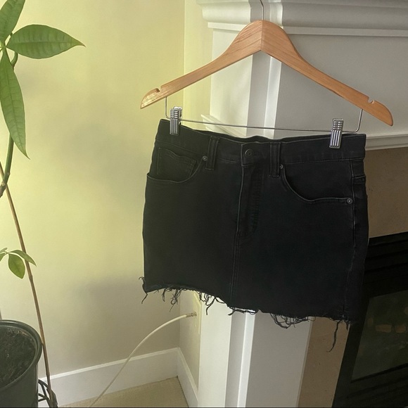 MADEWELL Black Raw Edge Mini Denim Skirt - Picture 2 of 7